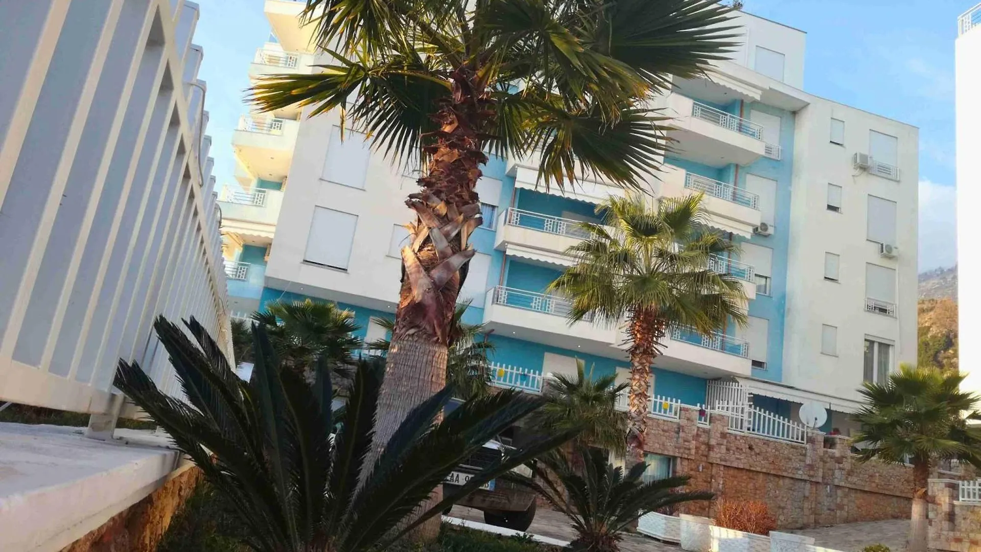Tropicana Apartments Dhermi
