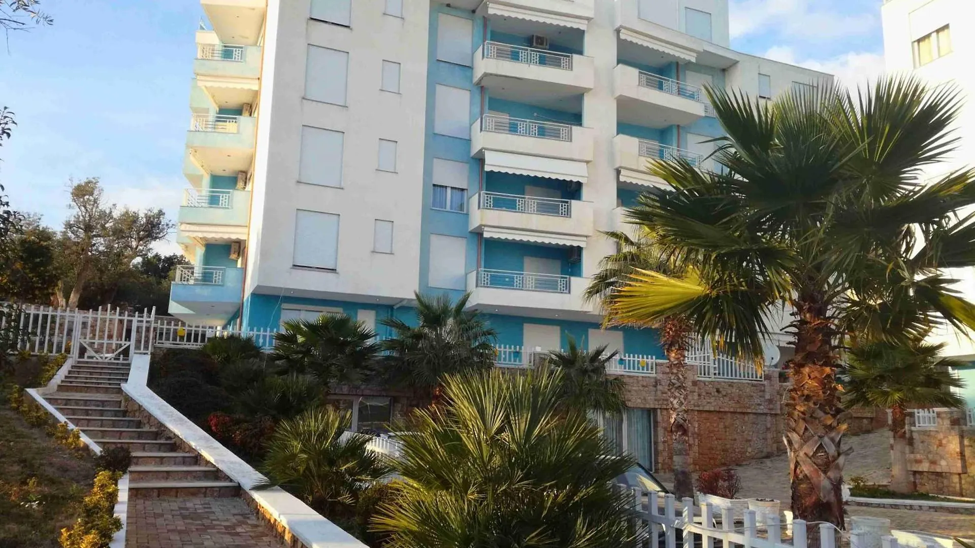 Tropicana Apartments Dhermi